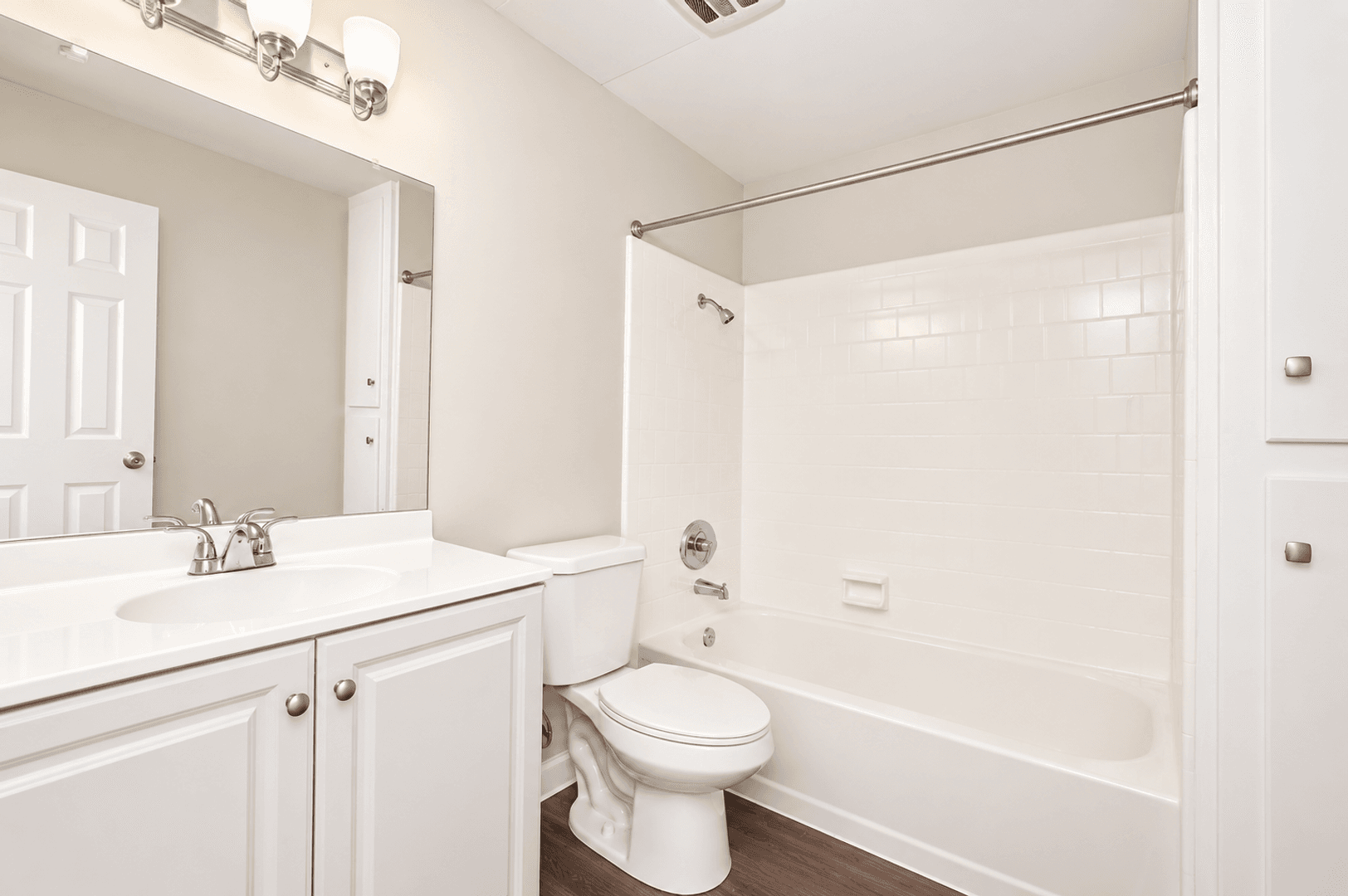 Upland Apartment: 571 E Richland St