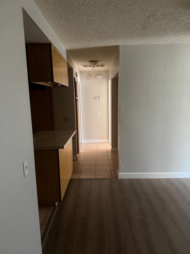 Banning Apartment: 5001-5059 W Wilson St