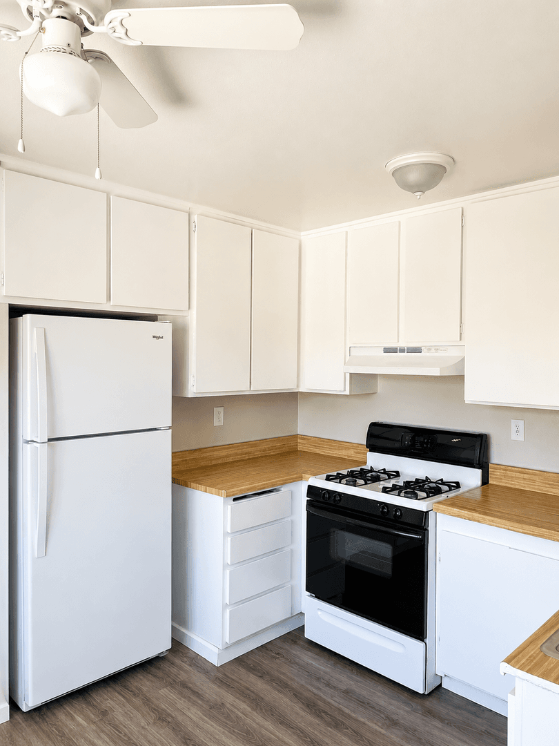 Victorville Apartment: 16358 Pebble Beach Dr - Unit 226