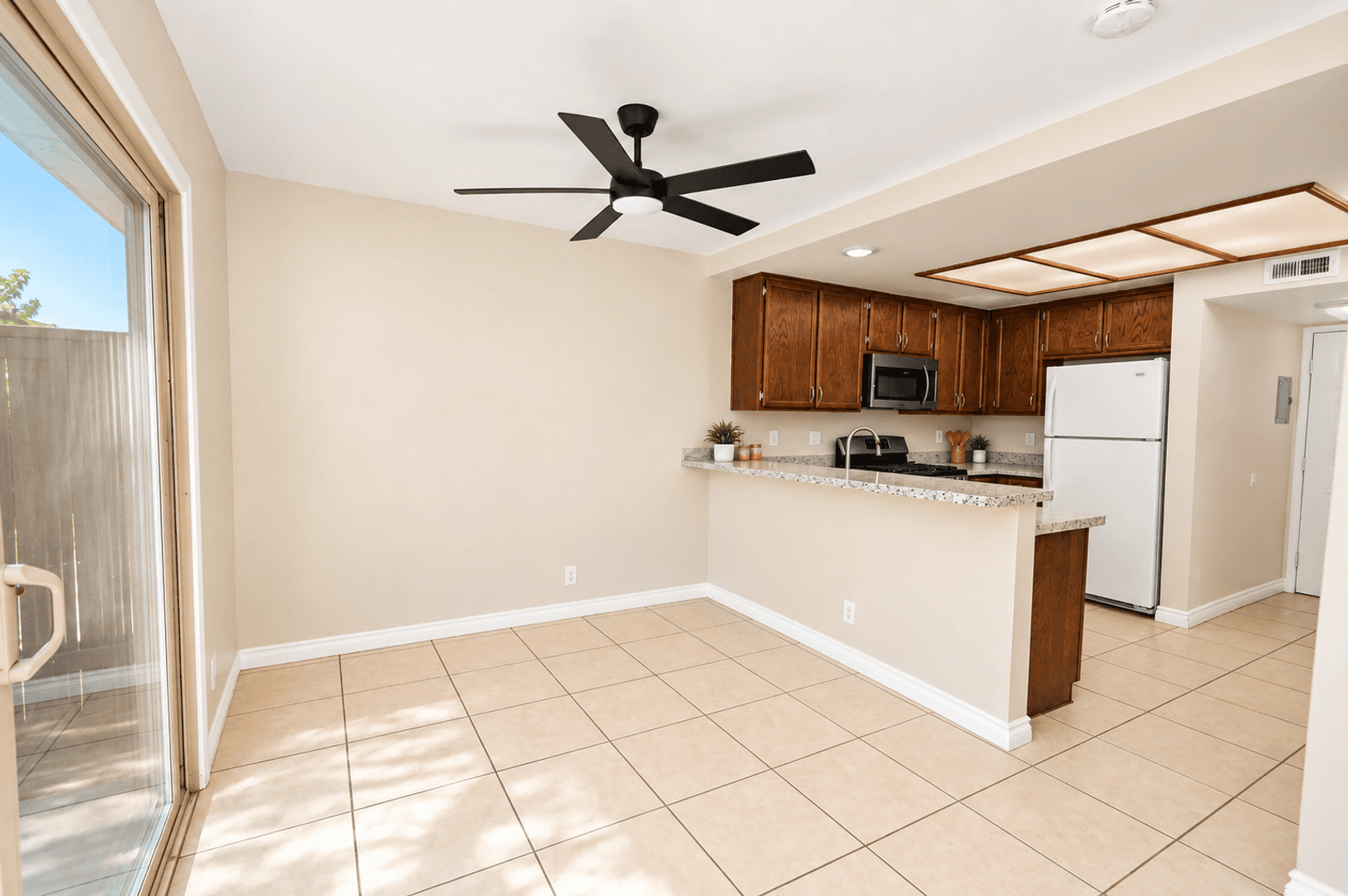 Ontario Apartment: 1112 S. Cypress Ave.