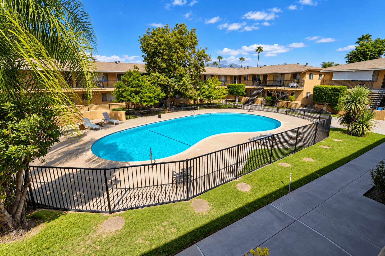 Pomona Apartment: 766-812 S. Dudley St..