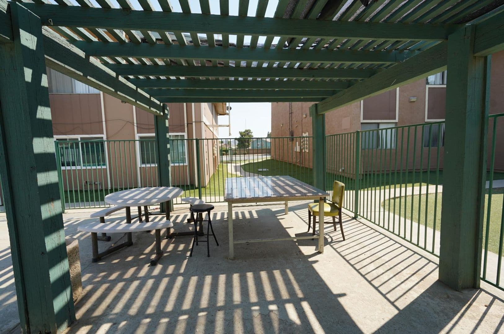 Banning Apartment: 5001-5059 W Wilson St