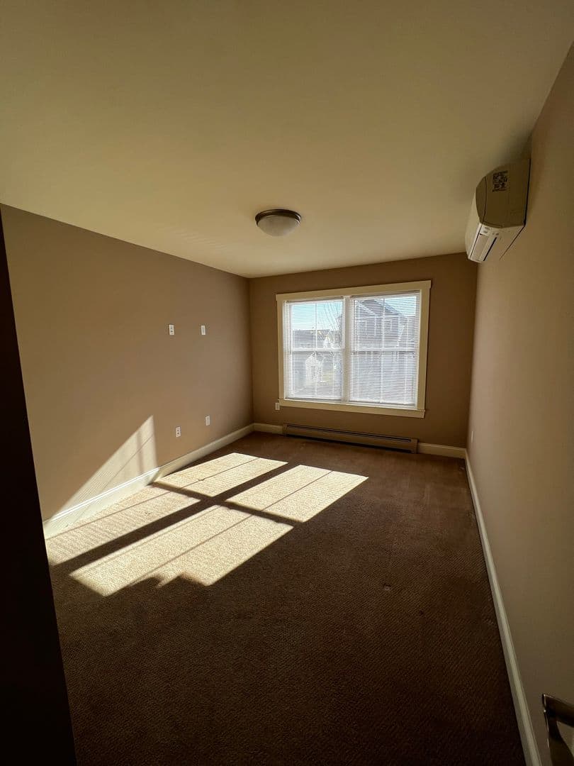 South Burlington Apartment: 127 Churchill Street