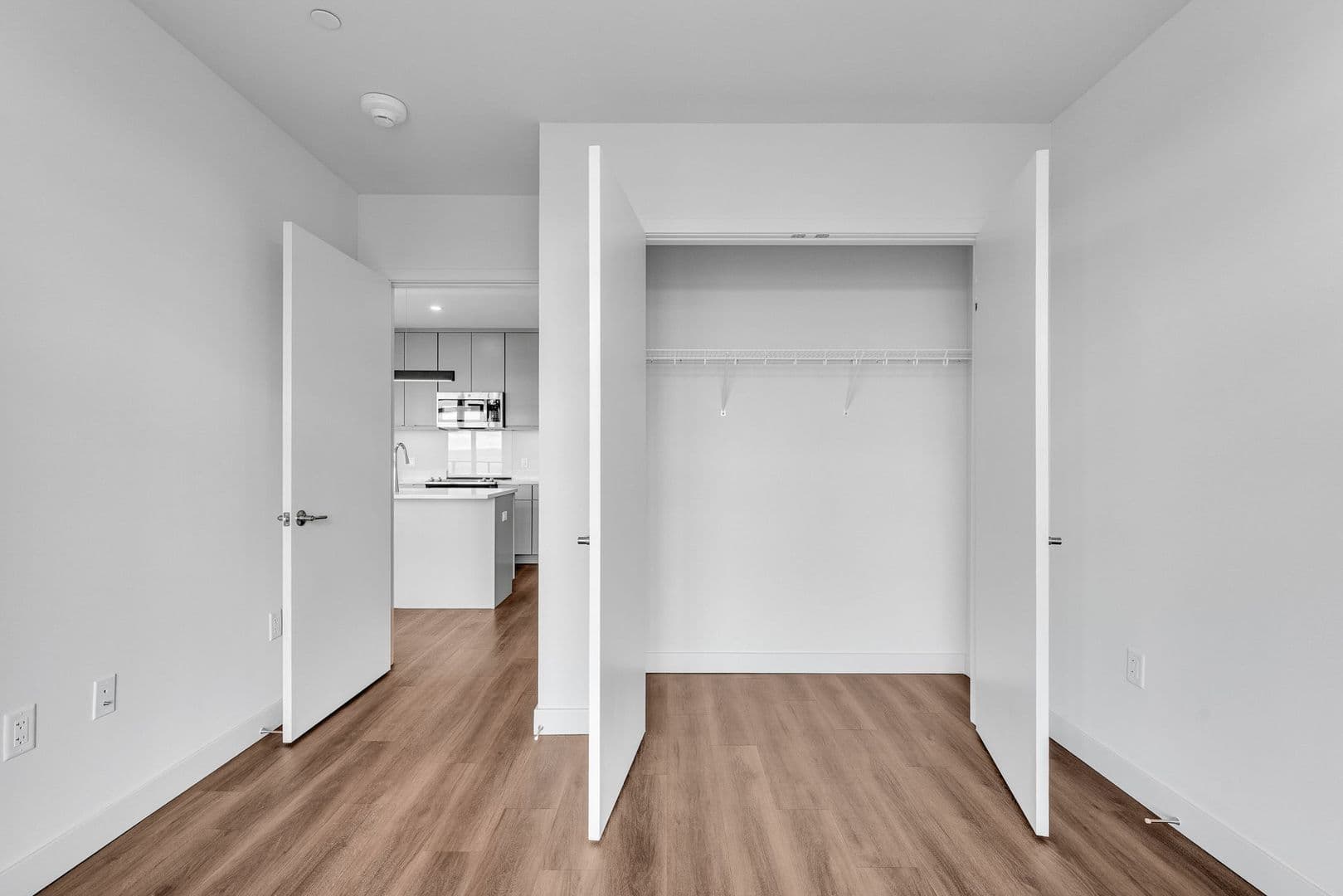Burlington Apartment: 125 Cambrian Way