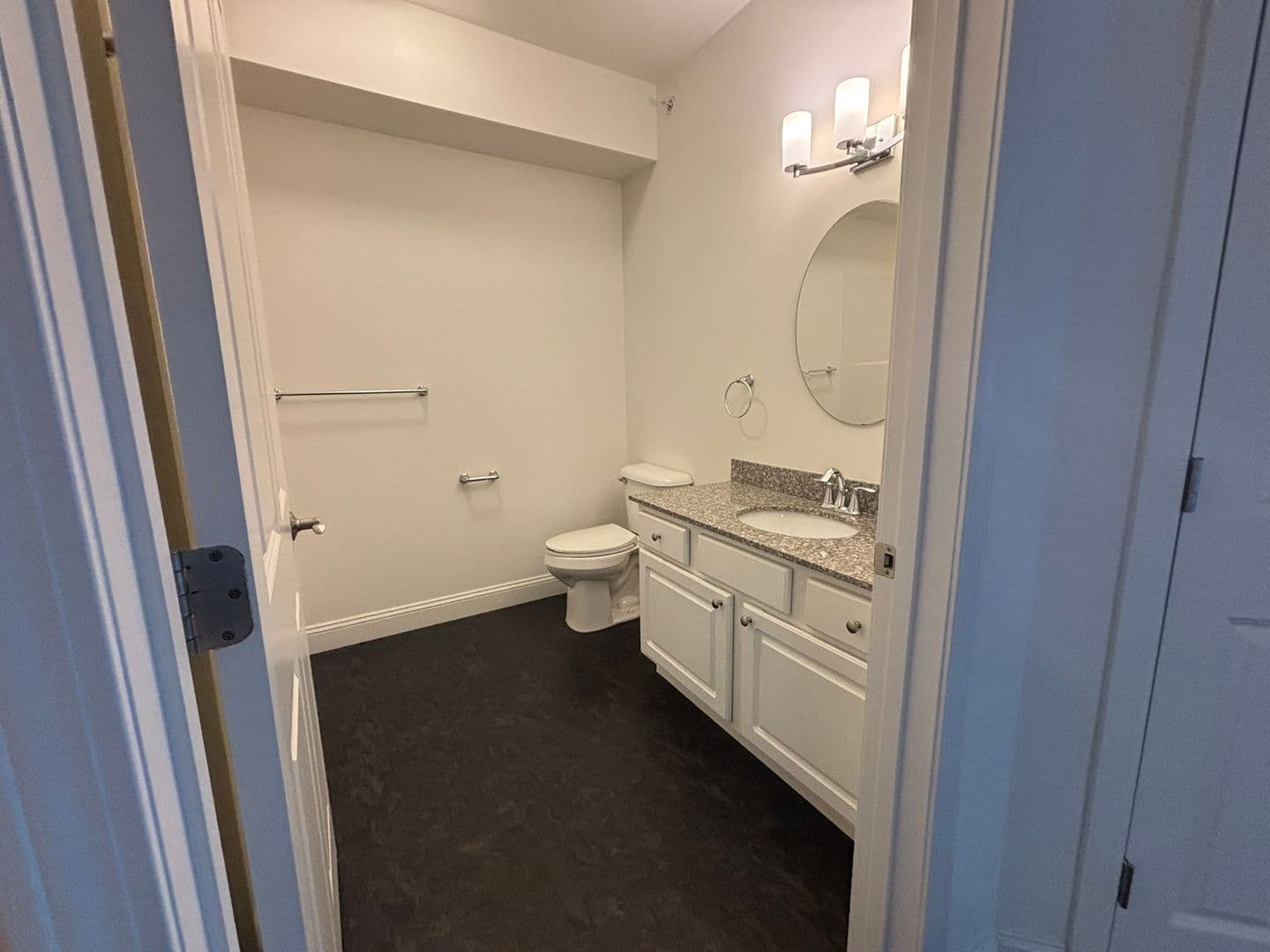 Burlington Apartment: 181 Winterberry Lane