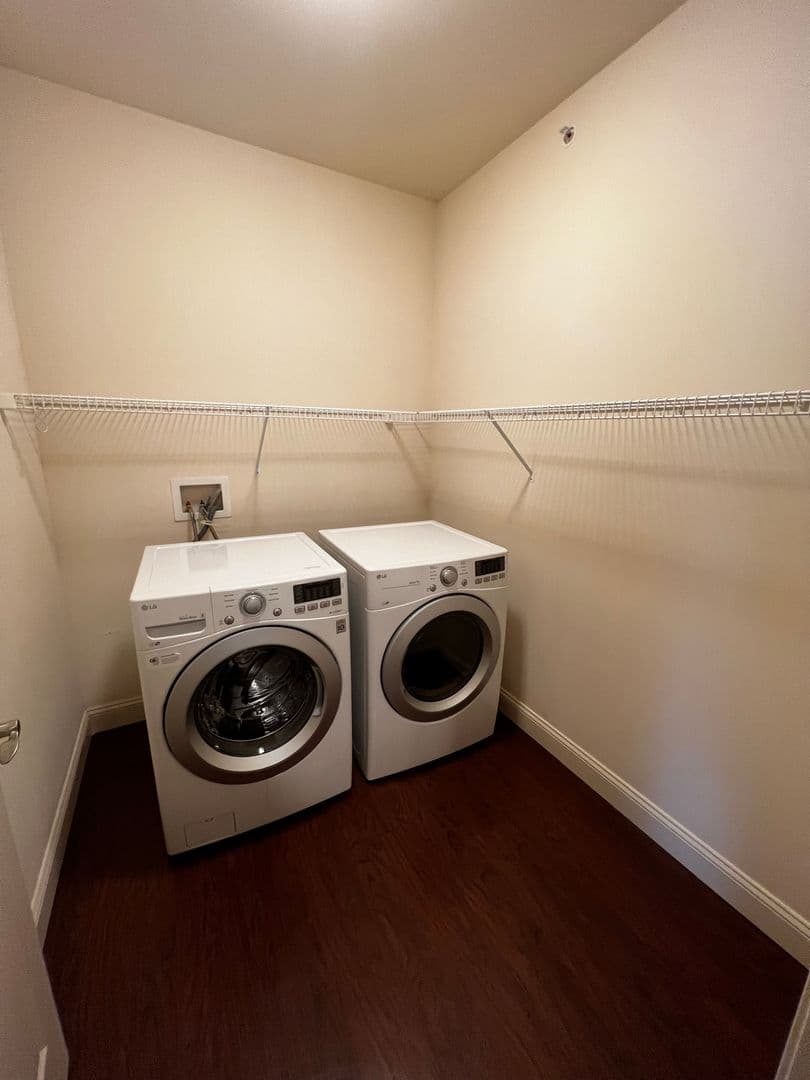 Burlington Apartment: 195 Bayberry Circle
