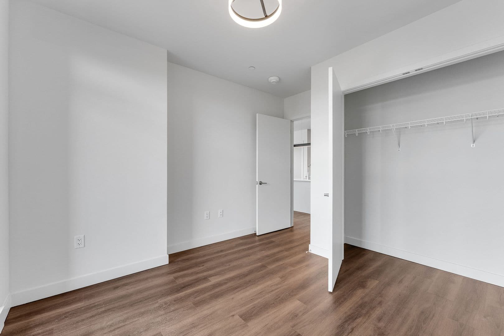 Burlington Apartment: 125 Cambrian Way
