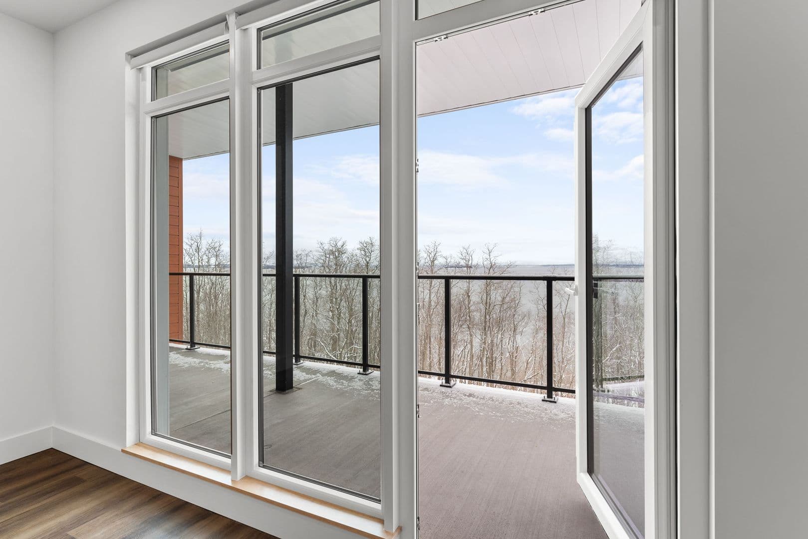 Burlington Apartment: 125 Cambrian Way