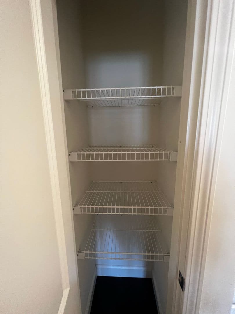 Burlington Apartment: 181 Winterberry Lane