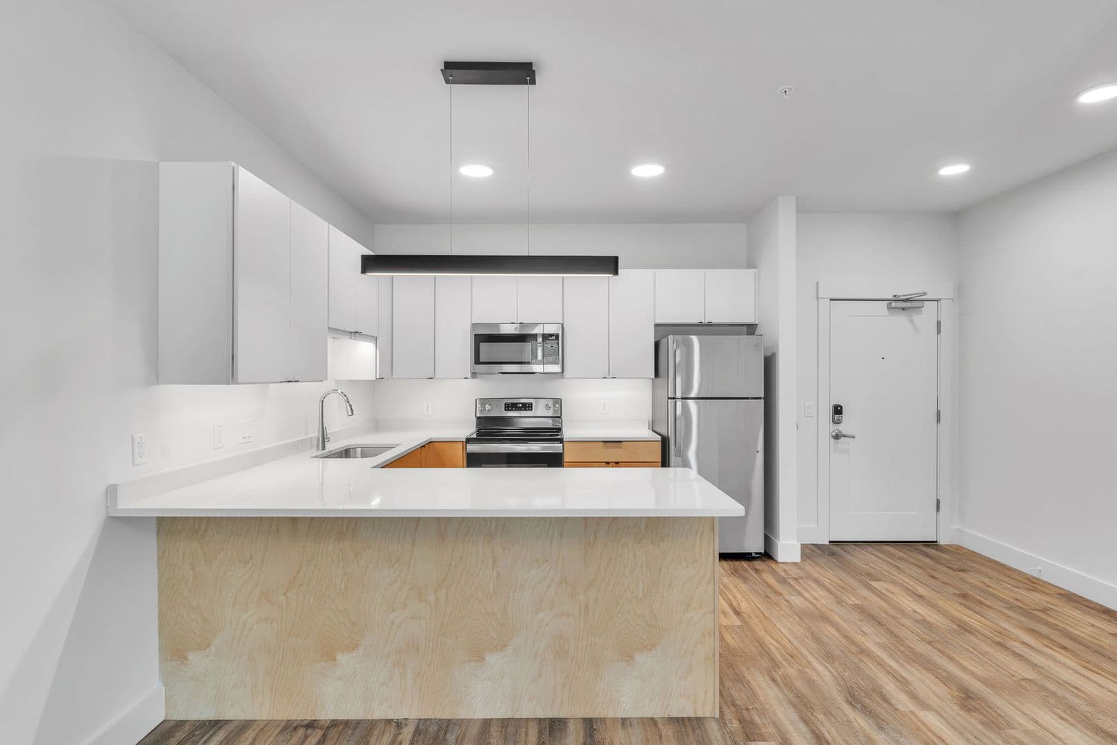 Colchester Apartment: 121 Shea Drive
