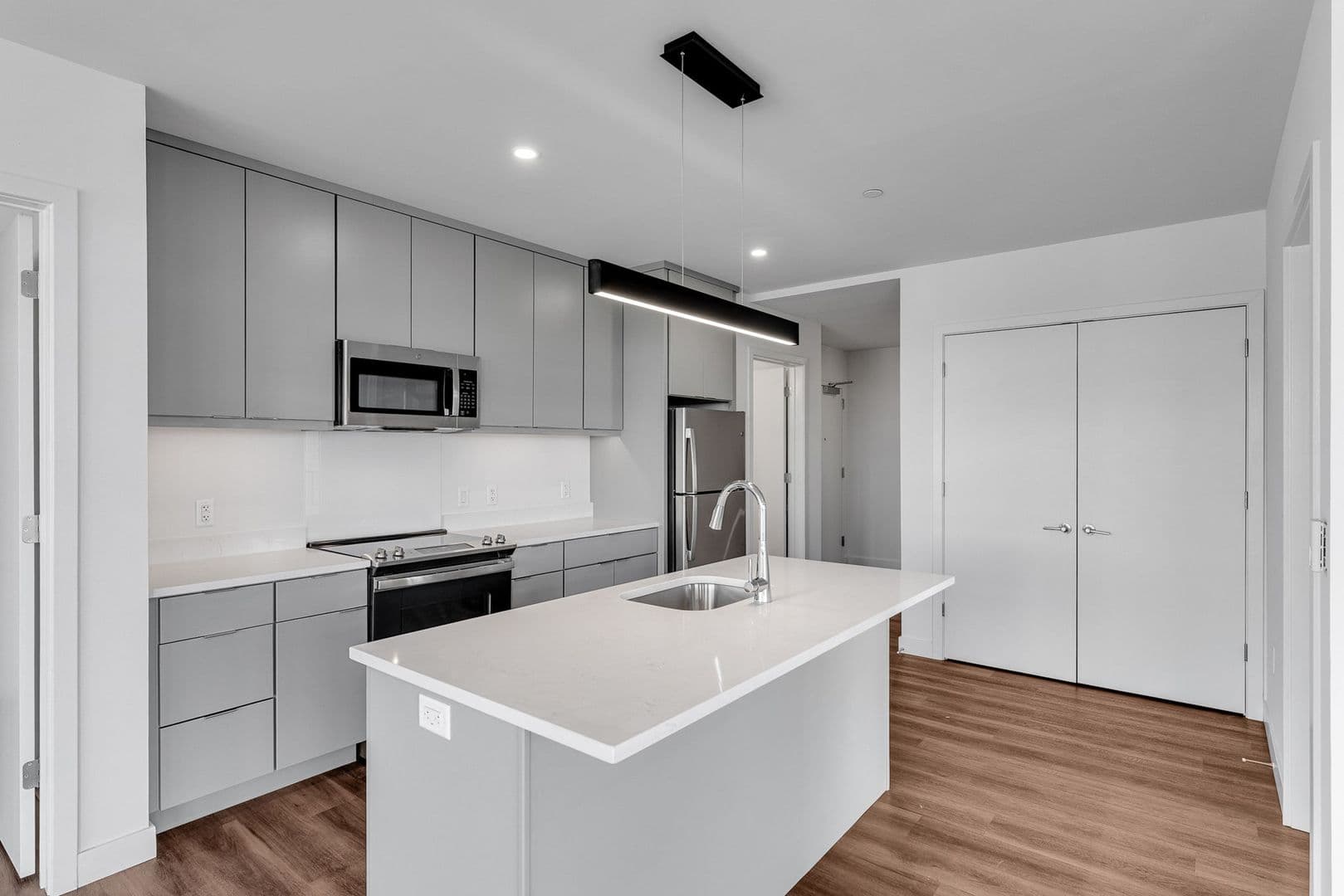 Burlington Apartment: 125 Cambrian Way