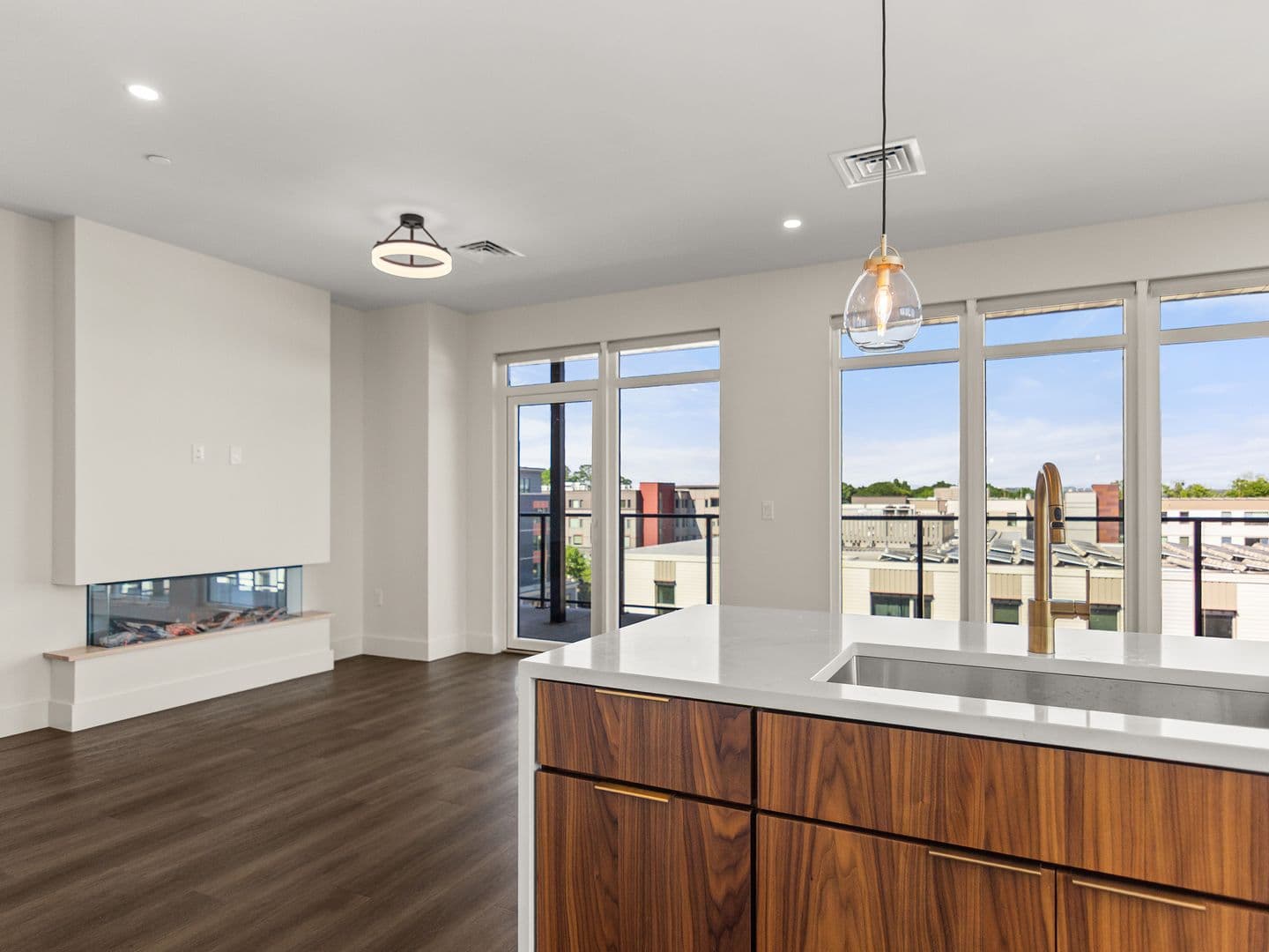 Burlington Apartment: 125 Cambrian Way