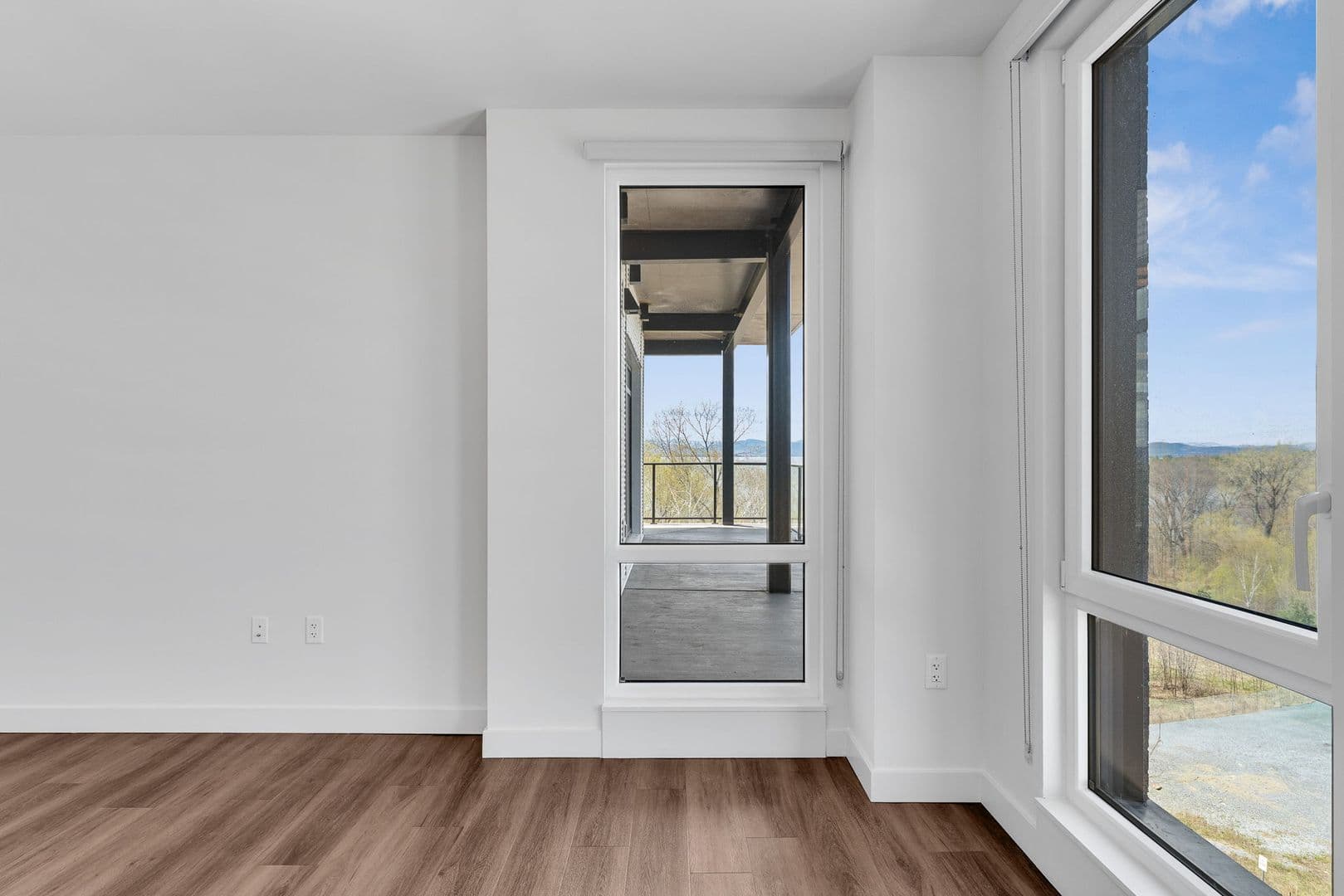 Burlington Apartment: 125 Cambrian Way
