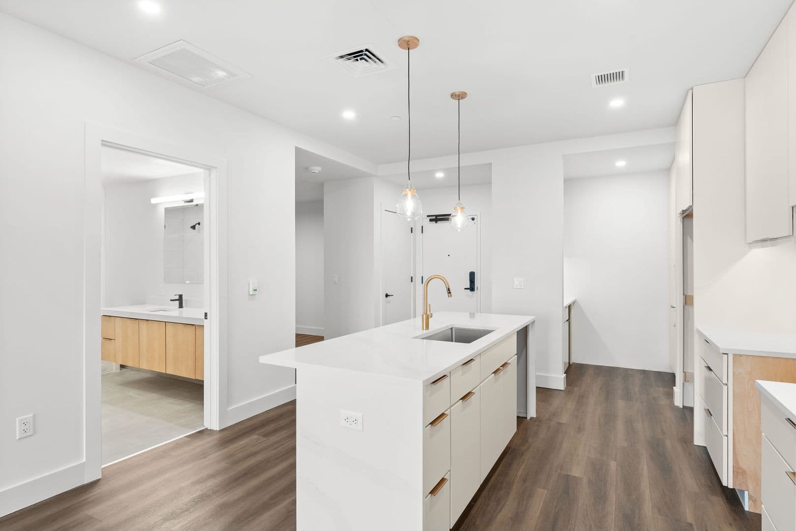 Burlington Apartment: 125 Cambrian Way