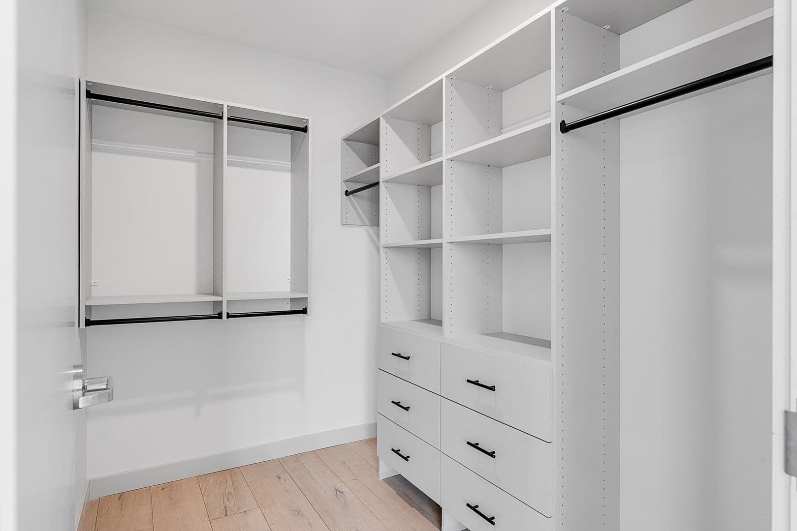Burlington Apartment: 140 Bank Street