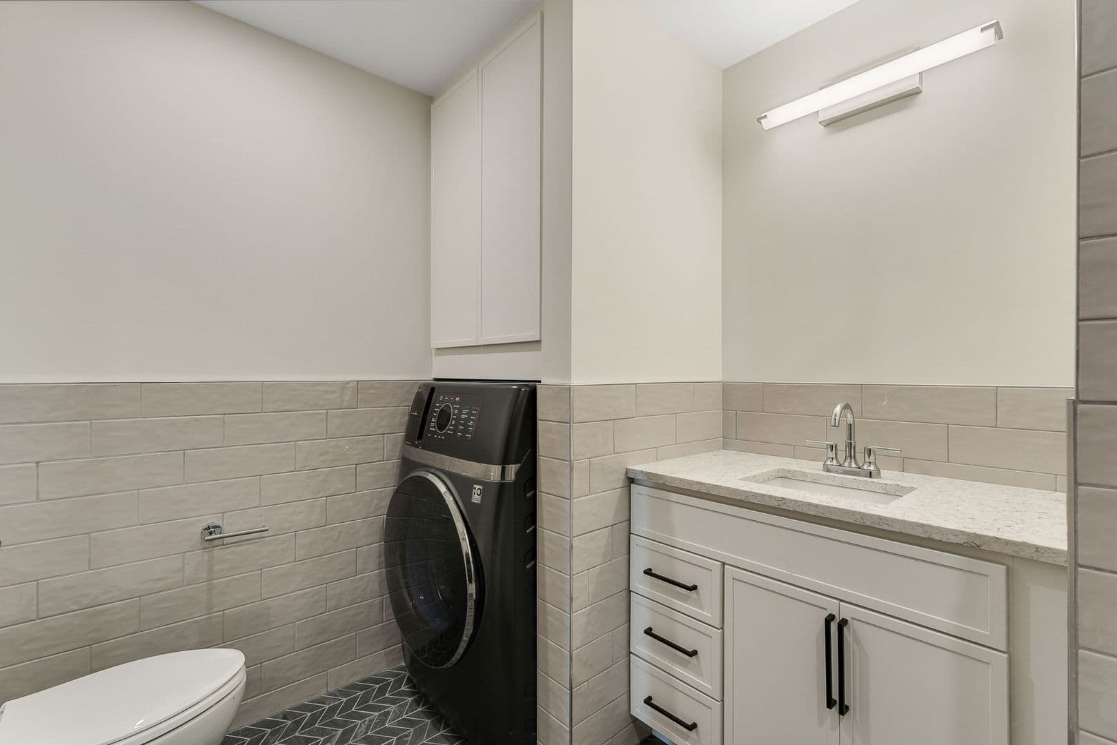 Burlington Apartment: 140 Bank Street