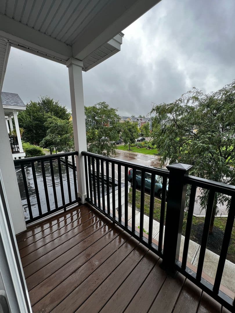 Burlington Apartment: 195 Bayberry Circle