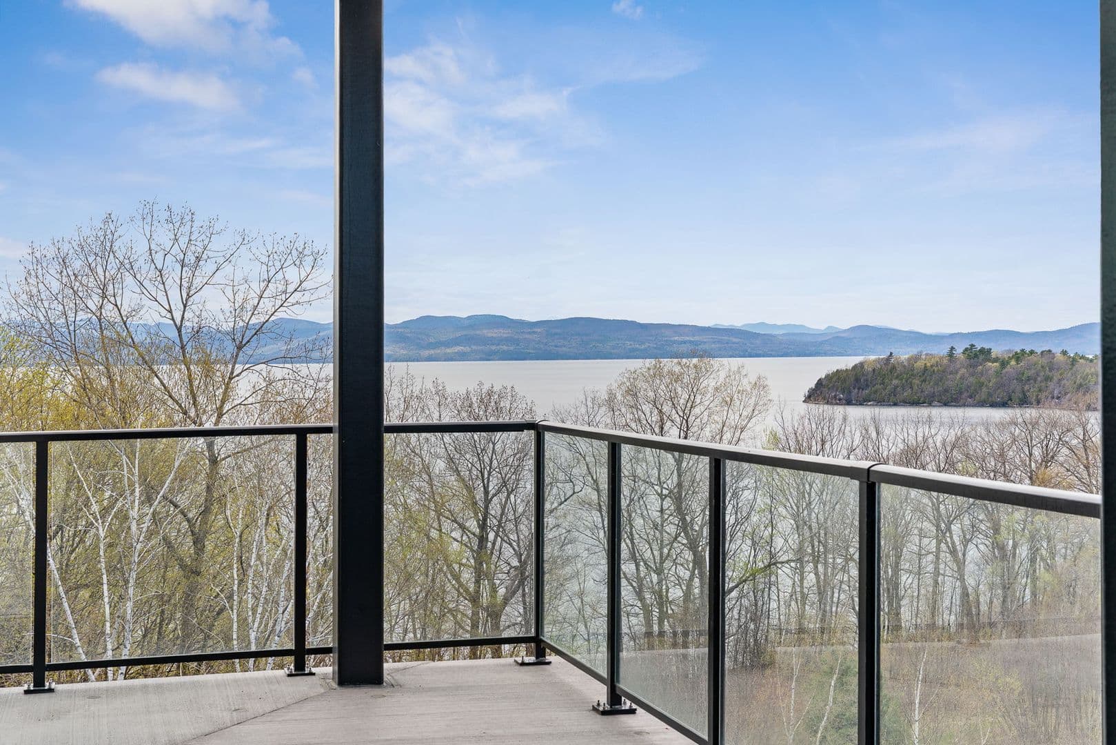 Burlington Apartment: 125 Cambrian Way