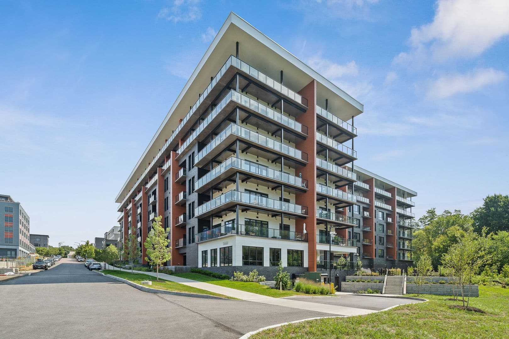 Burlington Apartment: 125 Cambrian Way