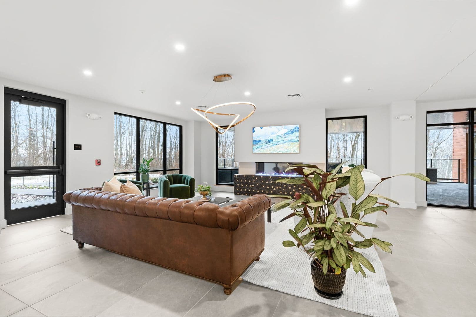 Burlington Apartment: 125 Cambrian Way