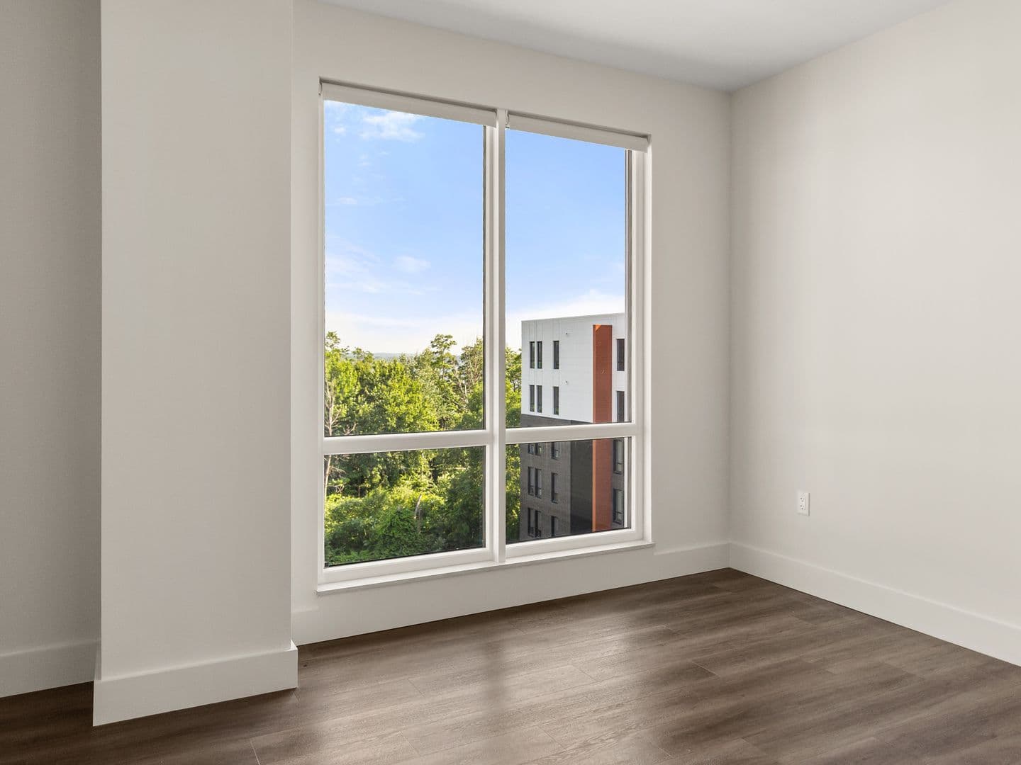 Burlington Apartment: 125 Cambrian Way