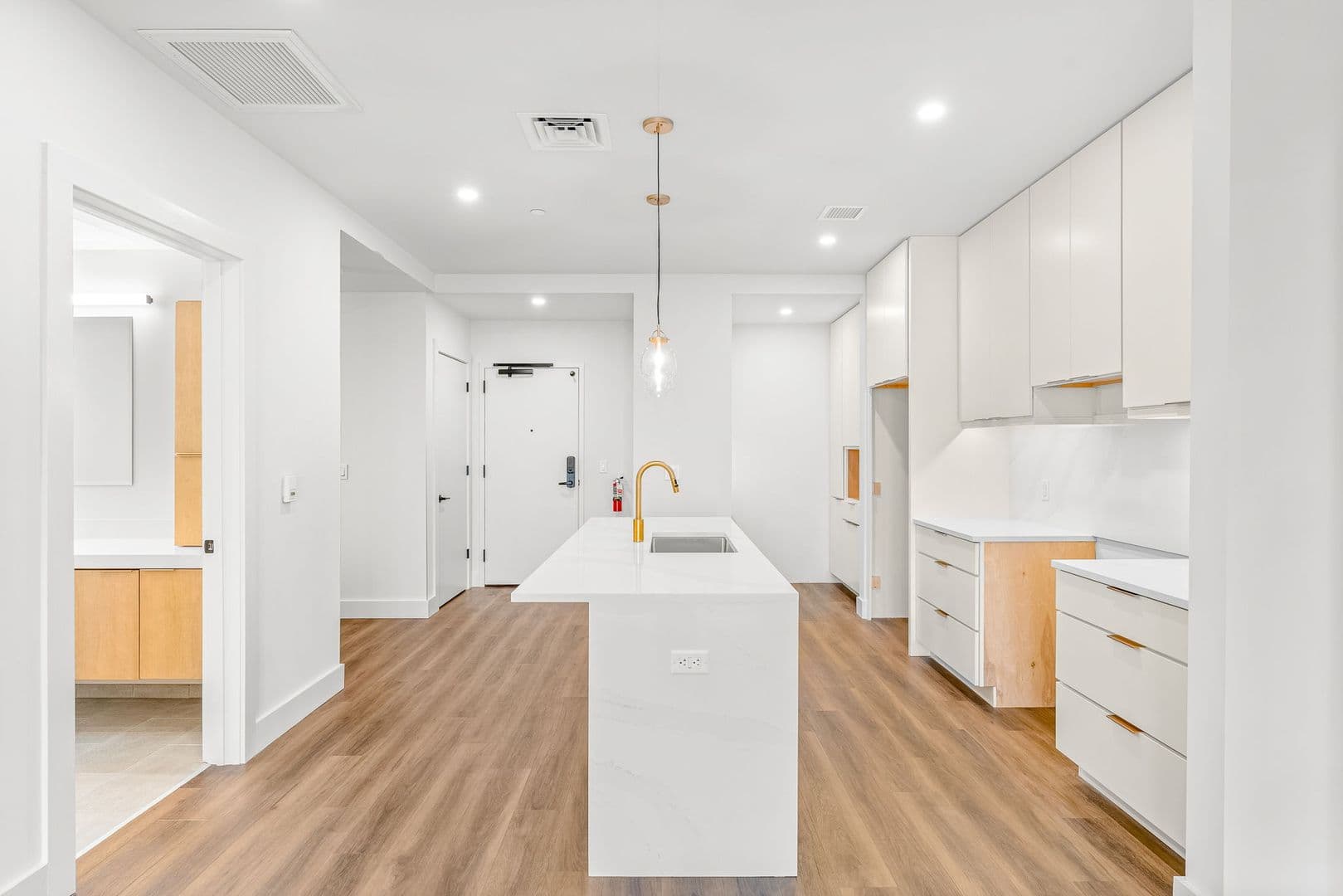 Burlington Apartment: 125 Cambrian Way
