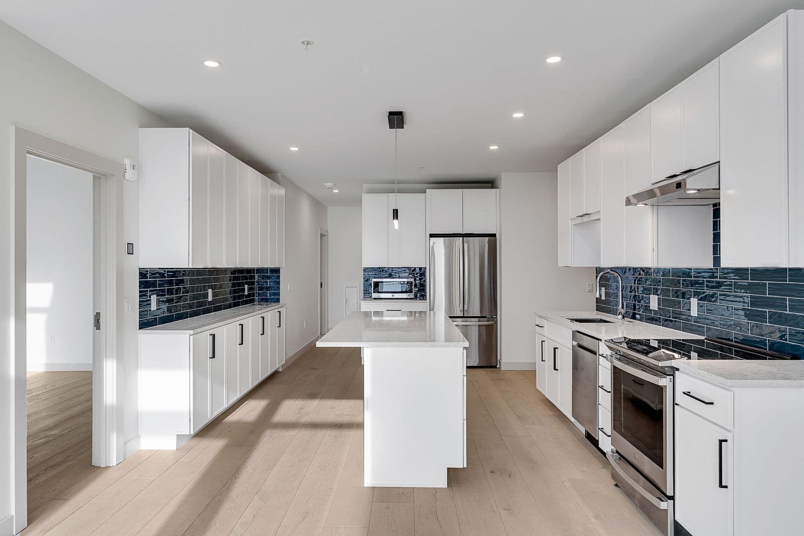 Burlington Apartment: 140 Bank Street