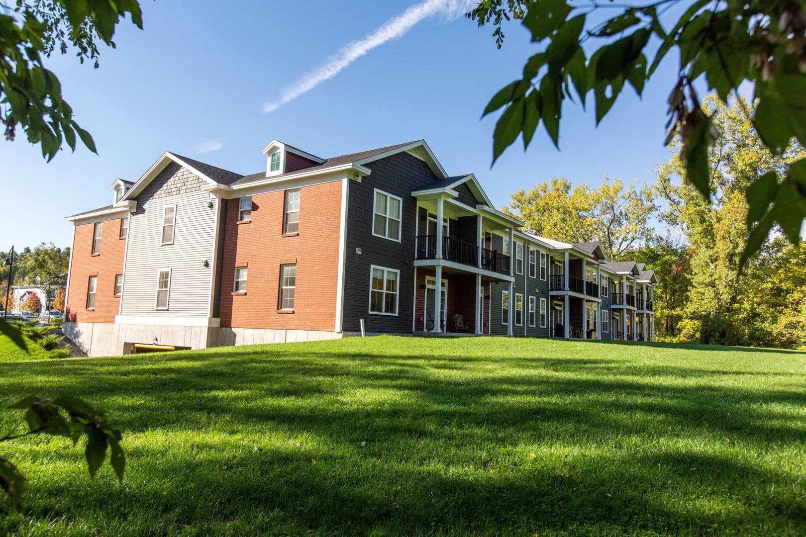 Burlington Apartment: 195 Bayberry Circle