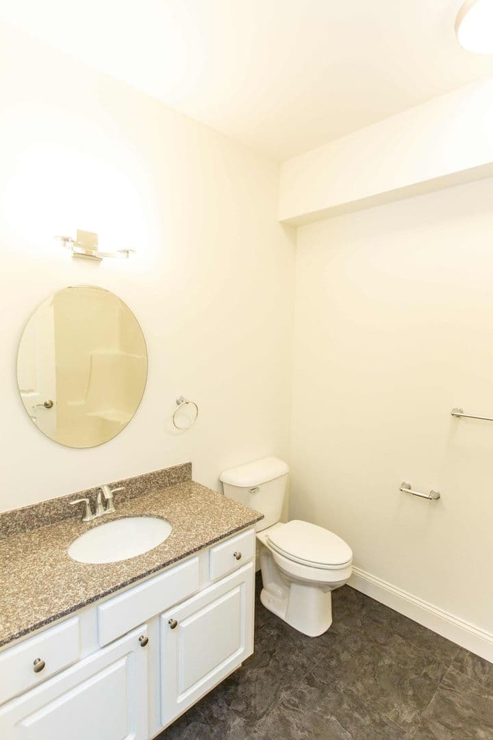 Burlington Apartment: 181 Winterberry Lane