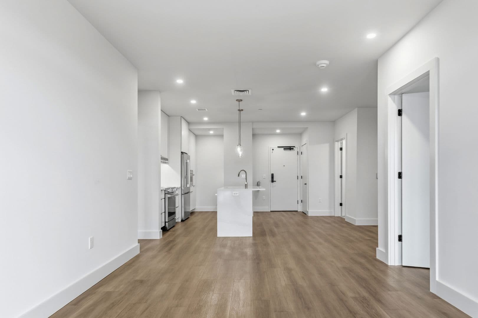 Burlington Apartment: 125 Cambrian Way