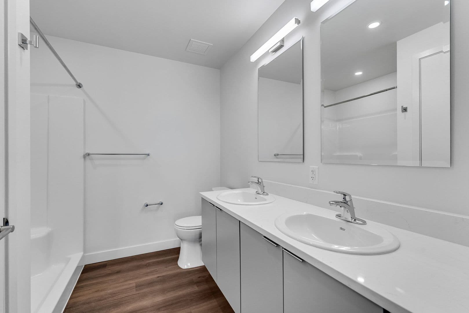 Burlington Apartment: 125 Cambrian Way