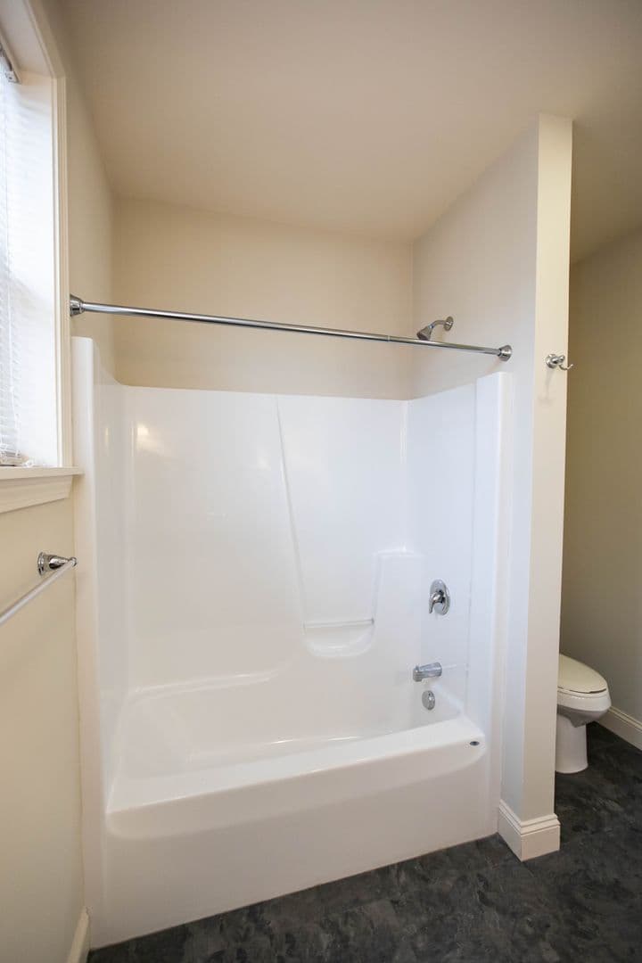 Burlington Apartment: 228 Bayberry Circle