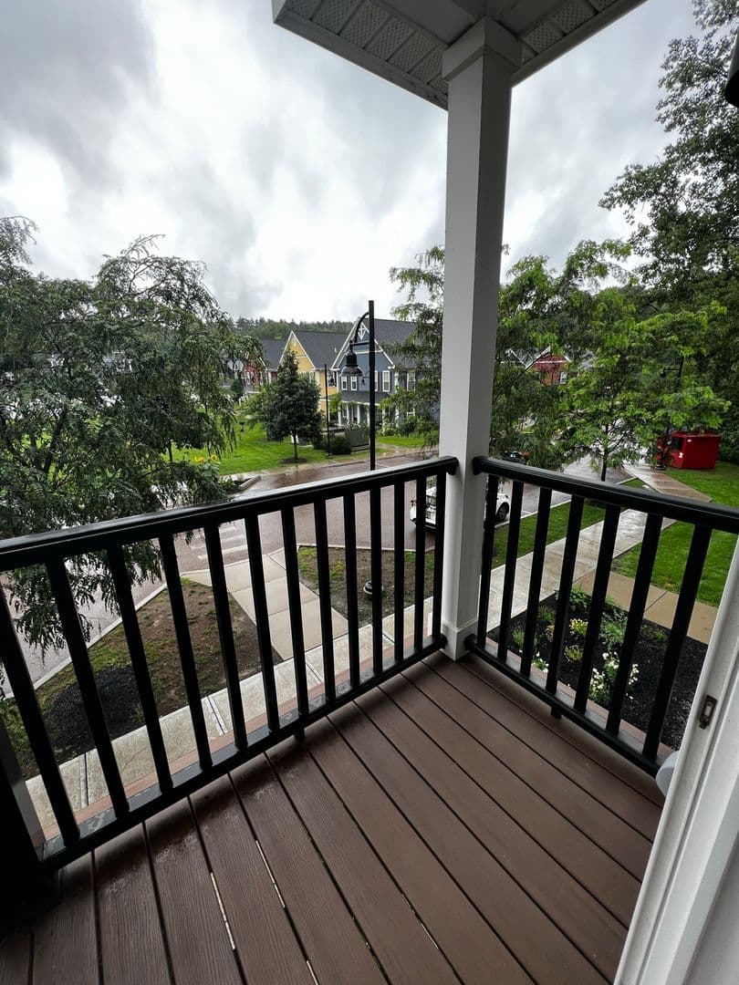 Burlington Apartment: 195 Bayberry Circle