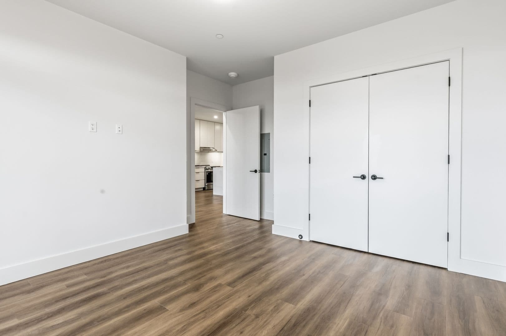 Burlington Apartment: 125 Cambrian Way