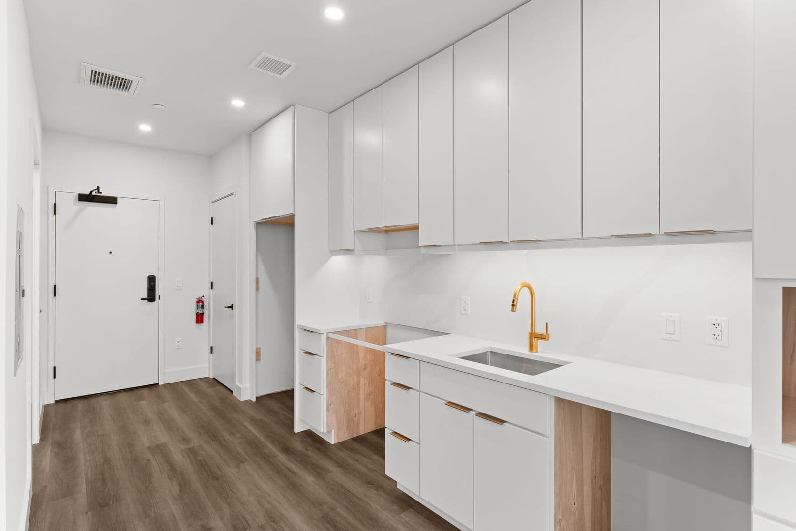 Burlington Apartment: 125 Cambrian Way