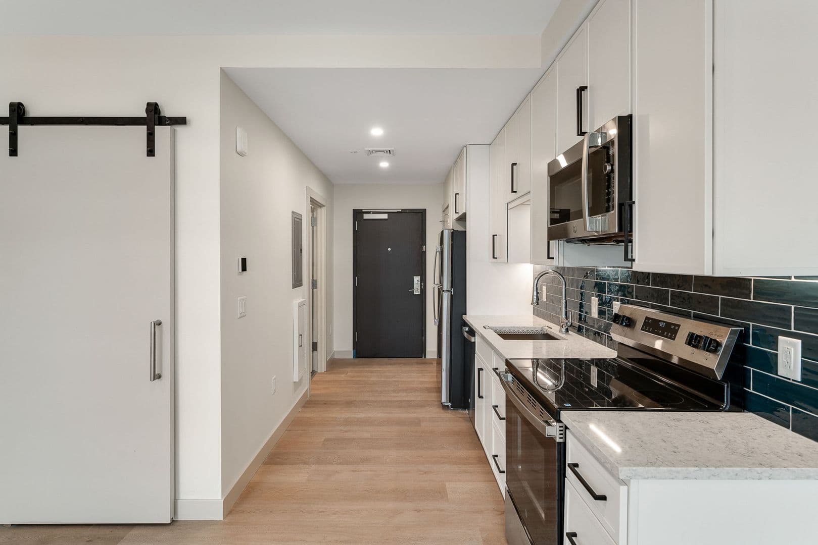 Burlington Apartment: 140 Bank Street