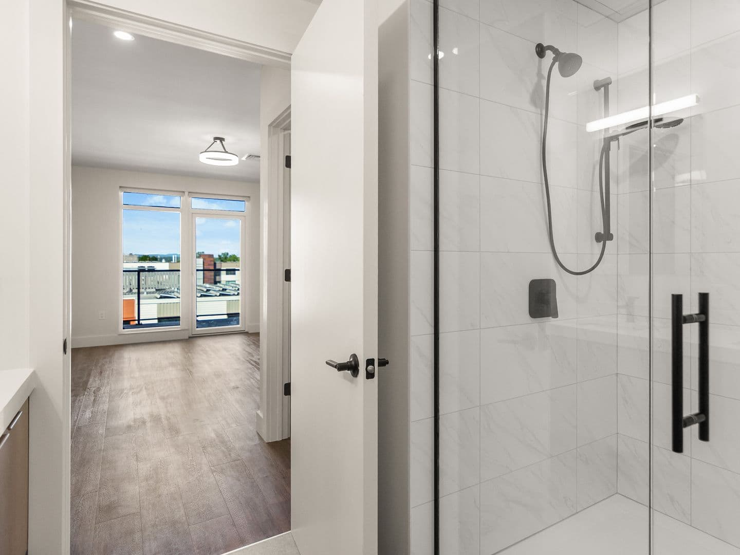 Burlington Apartment: 125 Cambrian Way