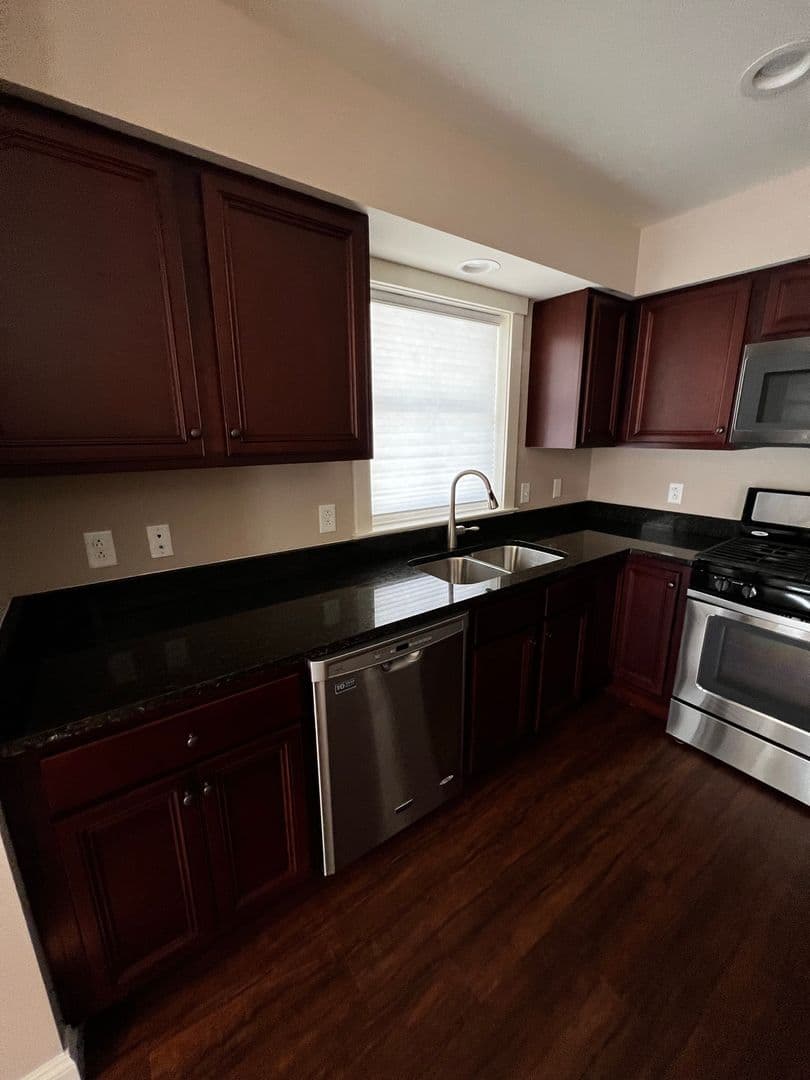 South Burlington Apartment: 127 Churchill Street