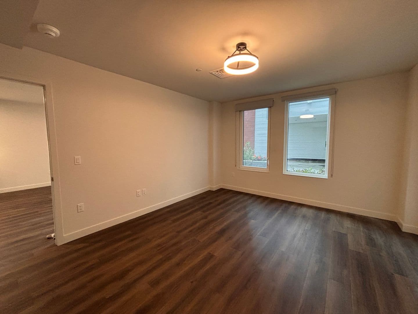 Burlington Apartment: 125 Cambrian Way