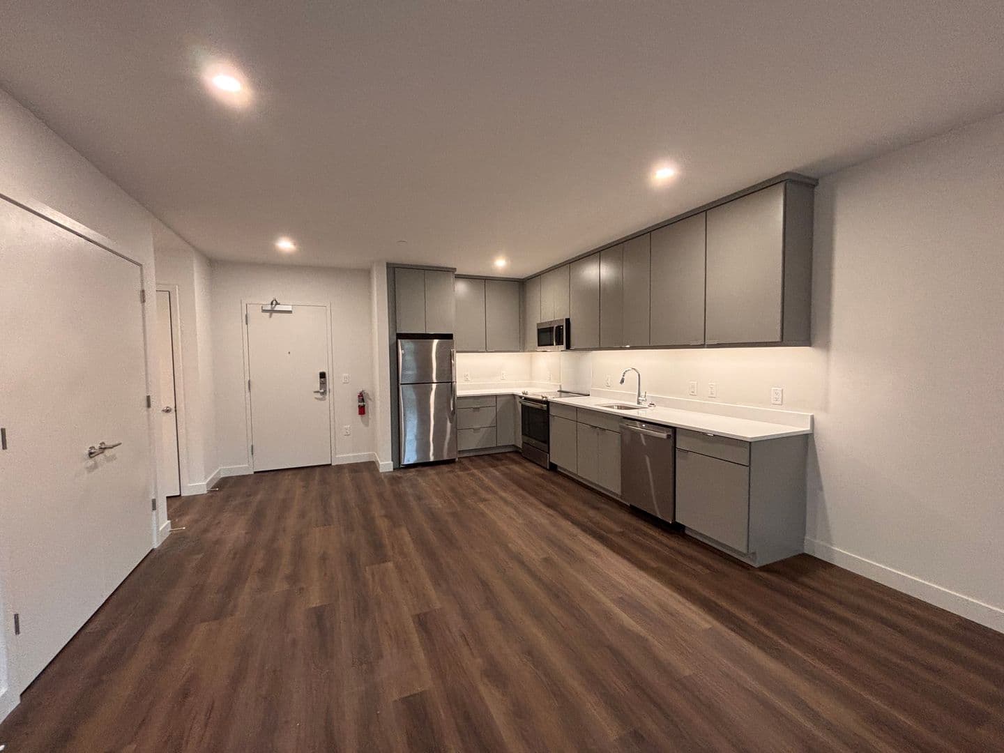 Burlington Apartment: 125 Cambrian Way