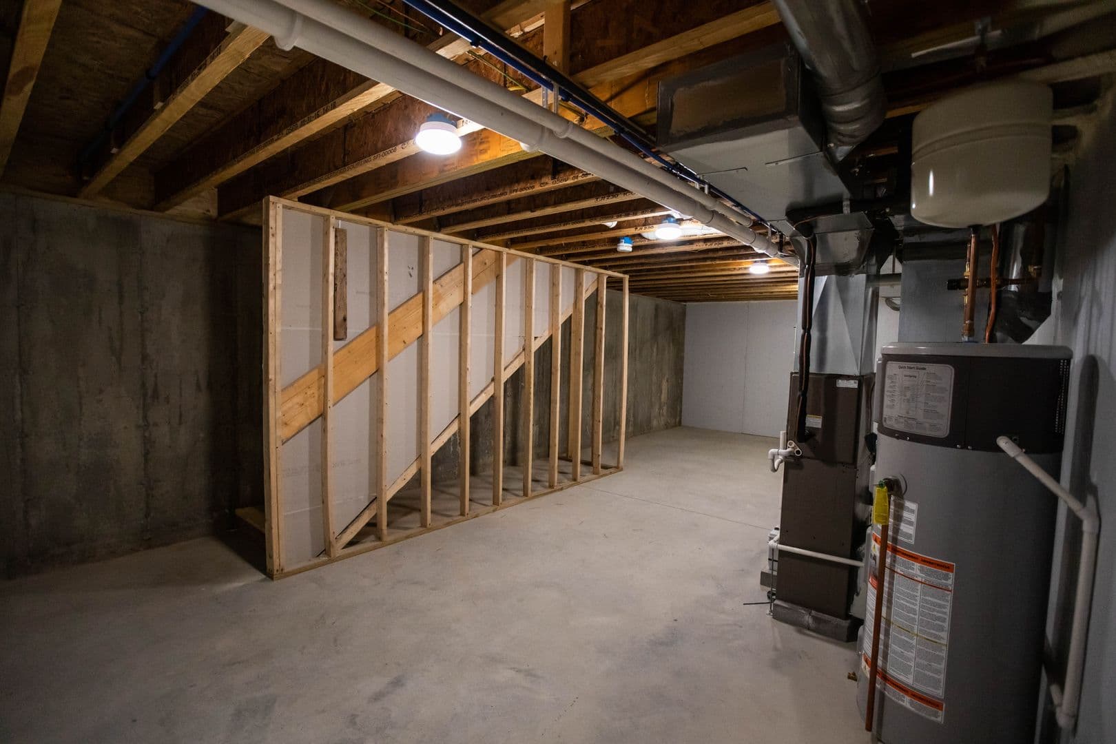 Burlington Apartment: 228 Bayberry Circle