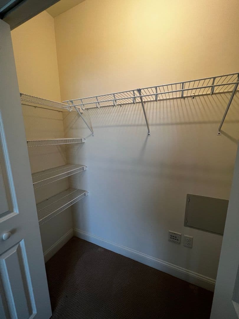Burlington Apartment: 181 Winterberry Lane