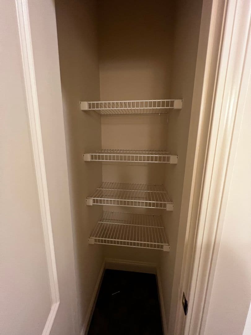 Burlington Apartment: 195 Bayberry Circle