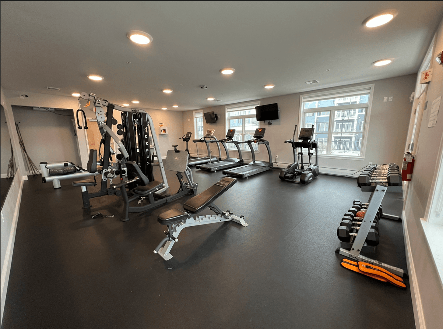 Colchester Apartment: 220 Perimeter Drive