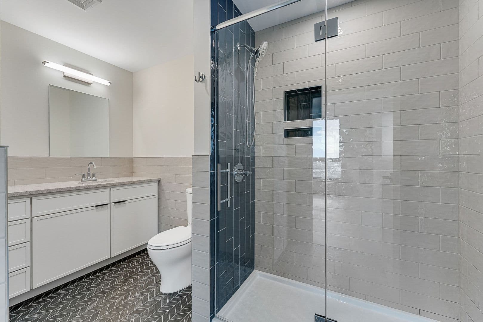 Burlington Apartment: 140 Bank Street