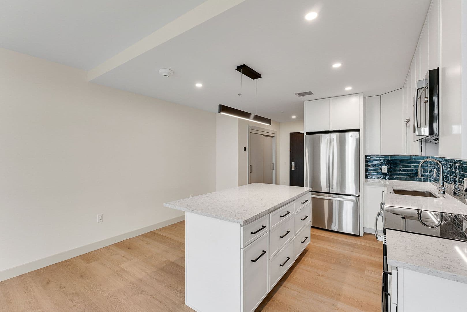 Burlington Apartment: 140 Bank Street