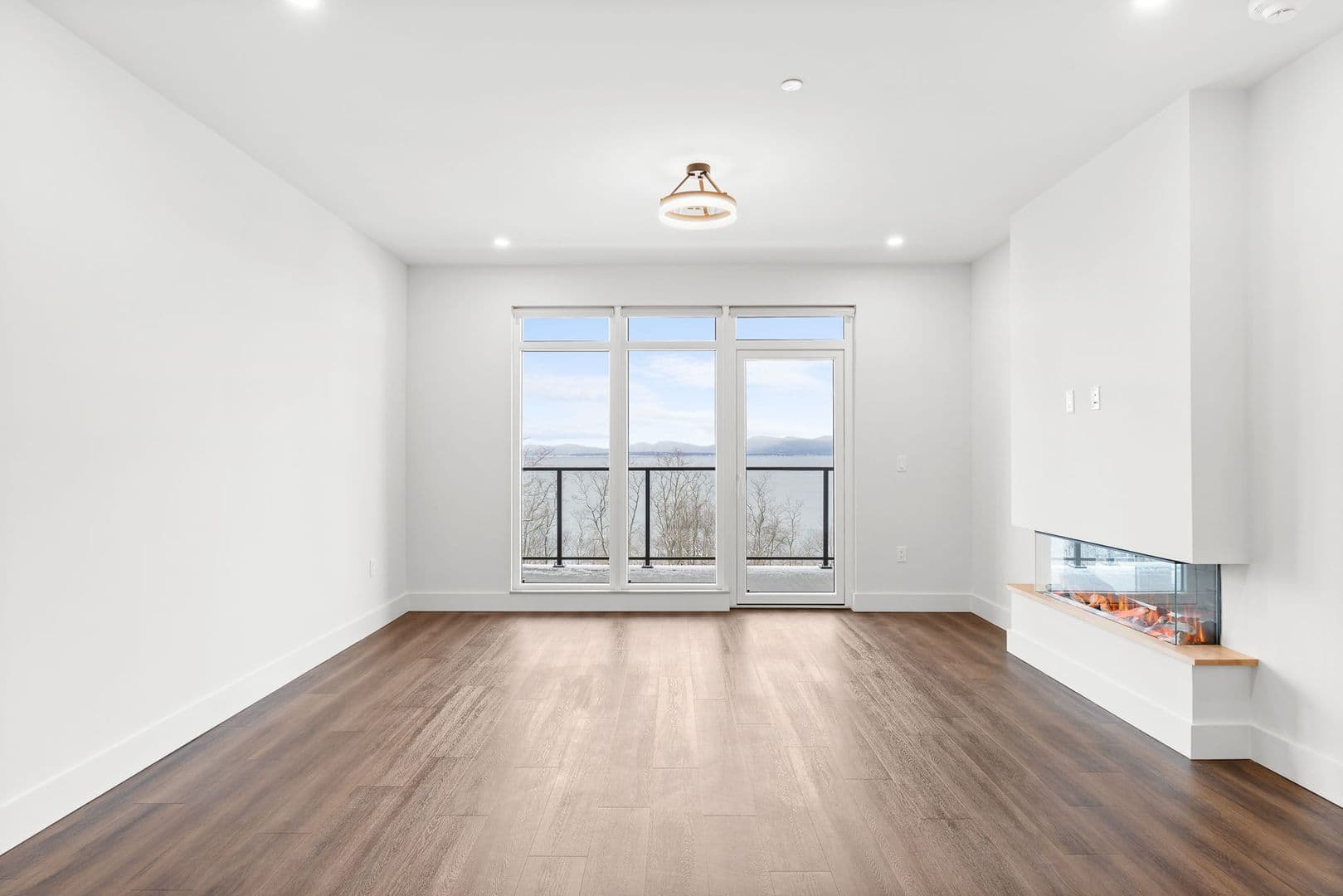 Burlington Apartment: 125 Cambrian Way