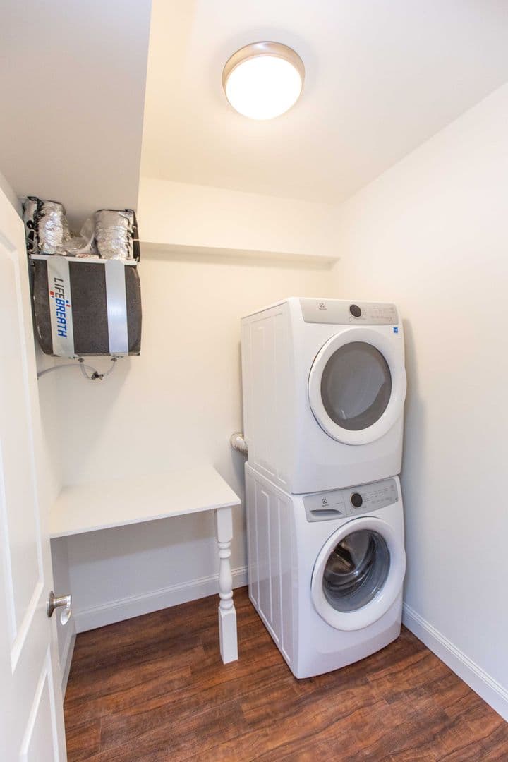 Burlington Apartment: 181 Winterberry Lane