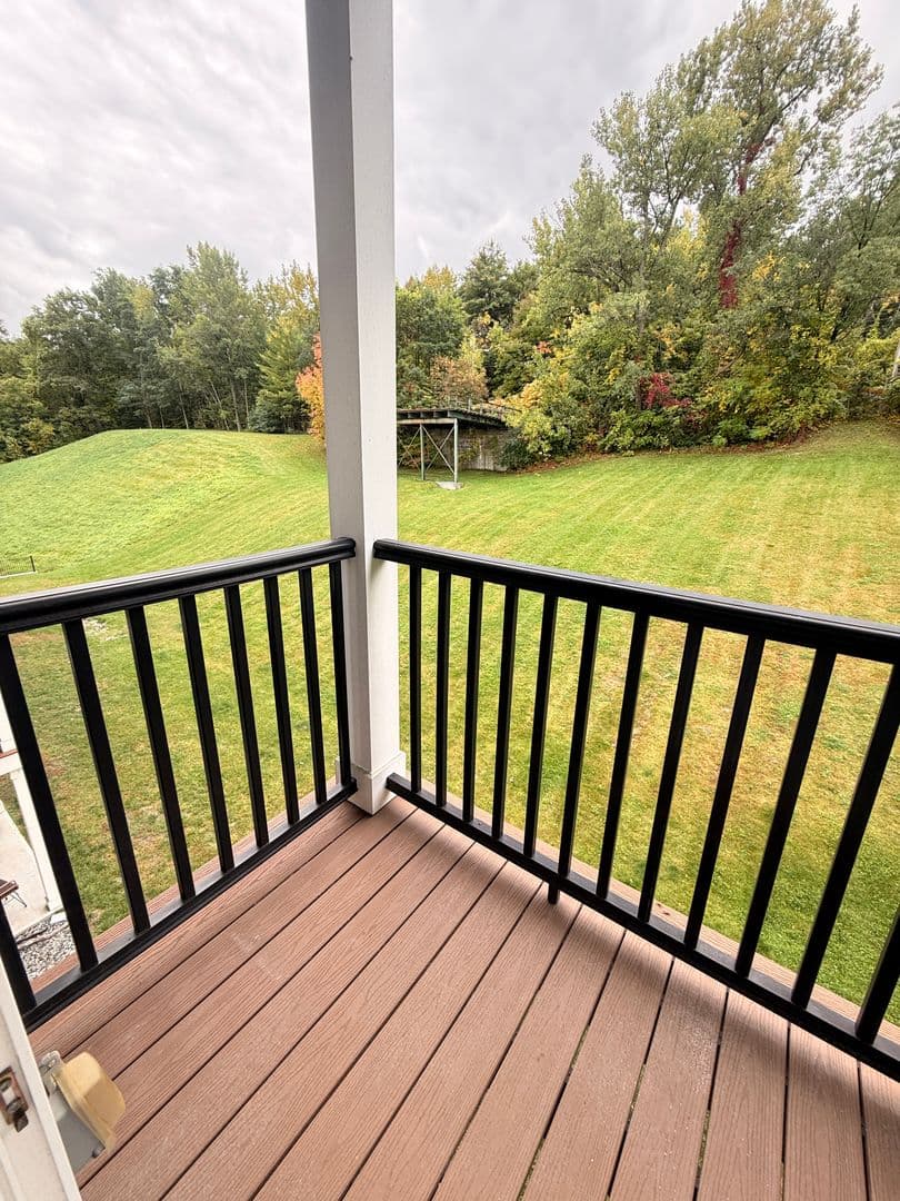 Burlington Apartment: 165 Winterberry Lane