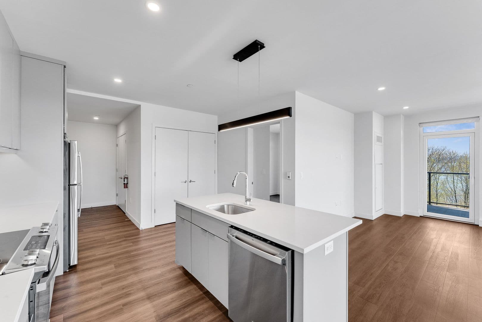 Burlington Apartment: 125 Cambrian Way